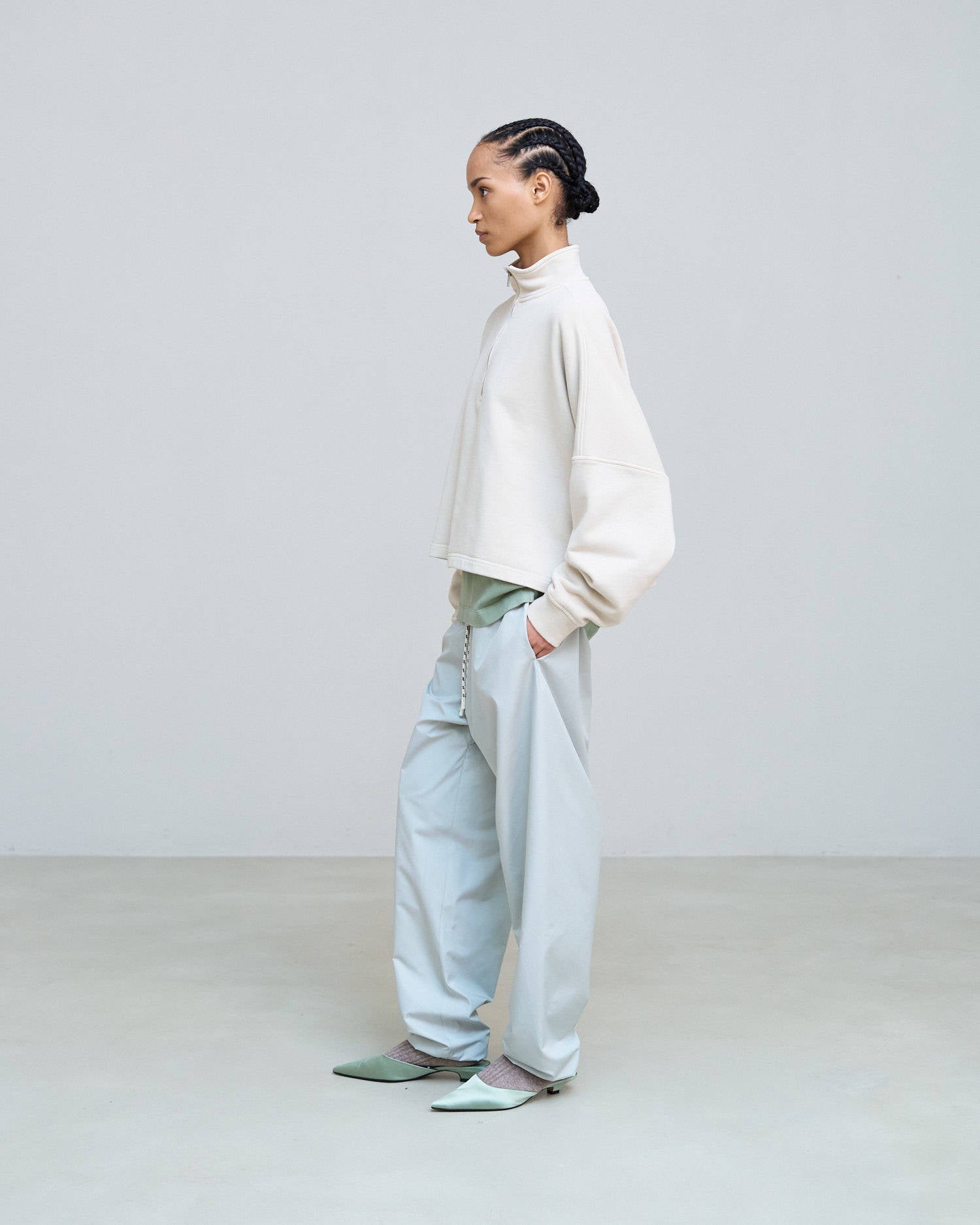FELPA CROPPED CON RICAMO Sand
