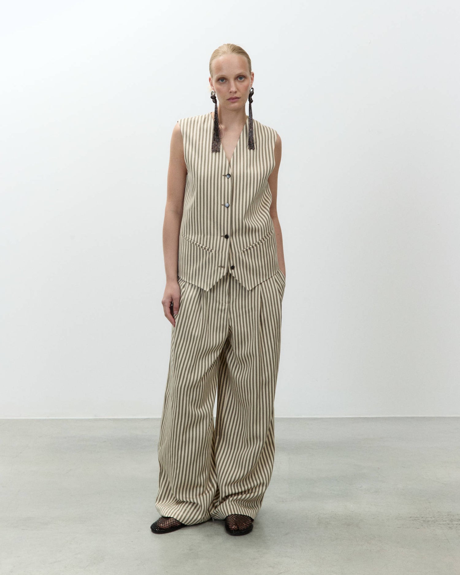 PANTALONE A RIGHE CON PINCES