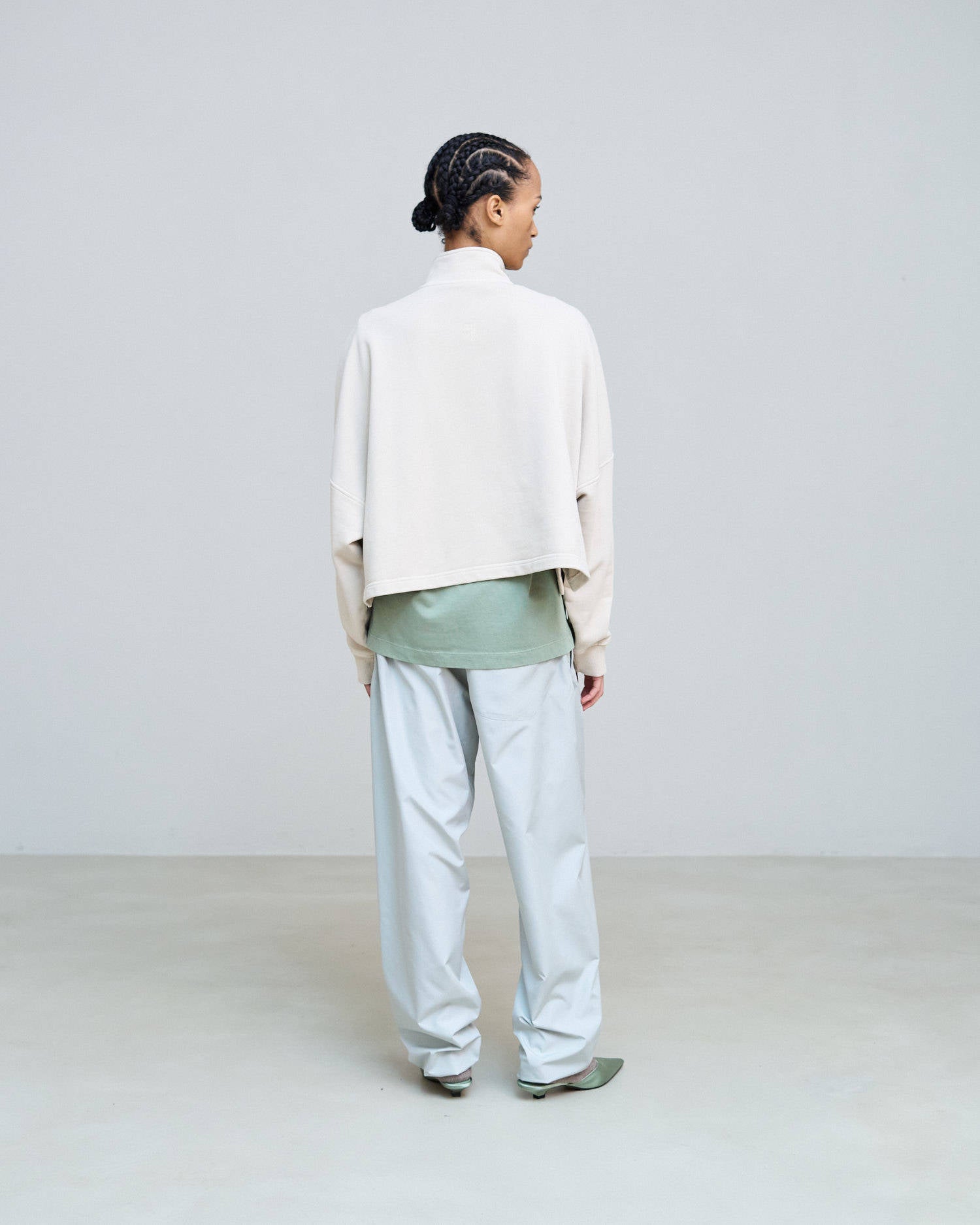 FELPA CROPPED CON RICAMO Sand