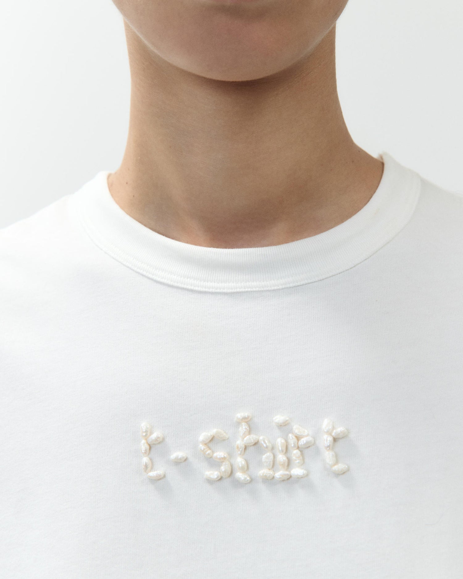 T-SHIRT CON RICAMO DI PERLE