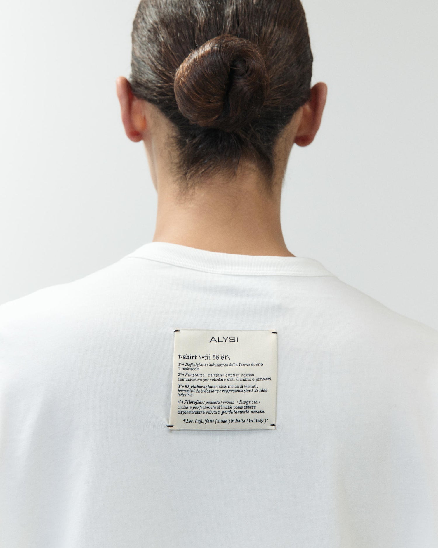 T-SHIRT CON RICAMO DI PERLE