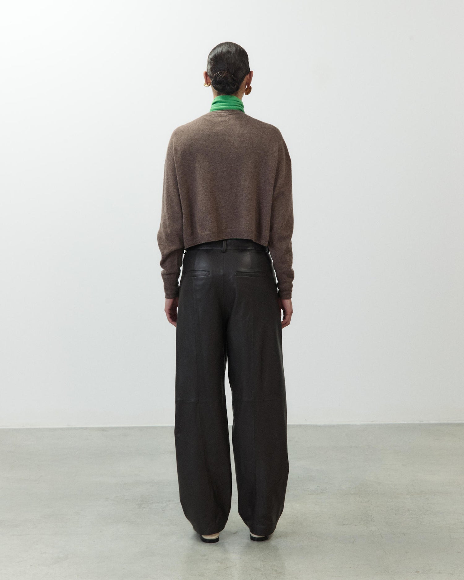 PANTALONE BARREL IN PELLE