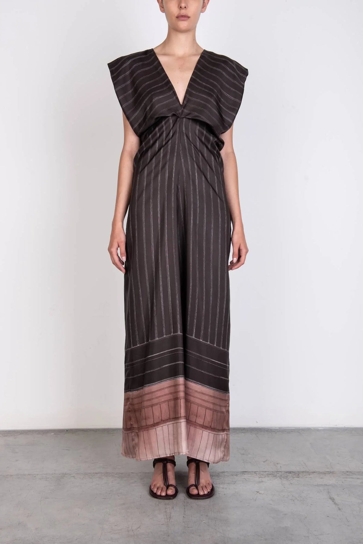 ABITO PINSTRIPES SCOLLATO DIET