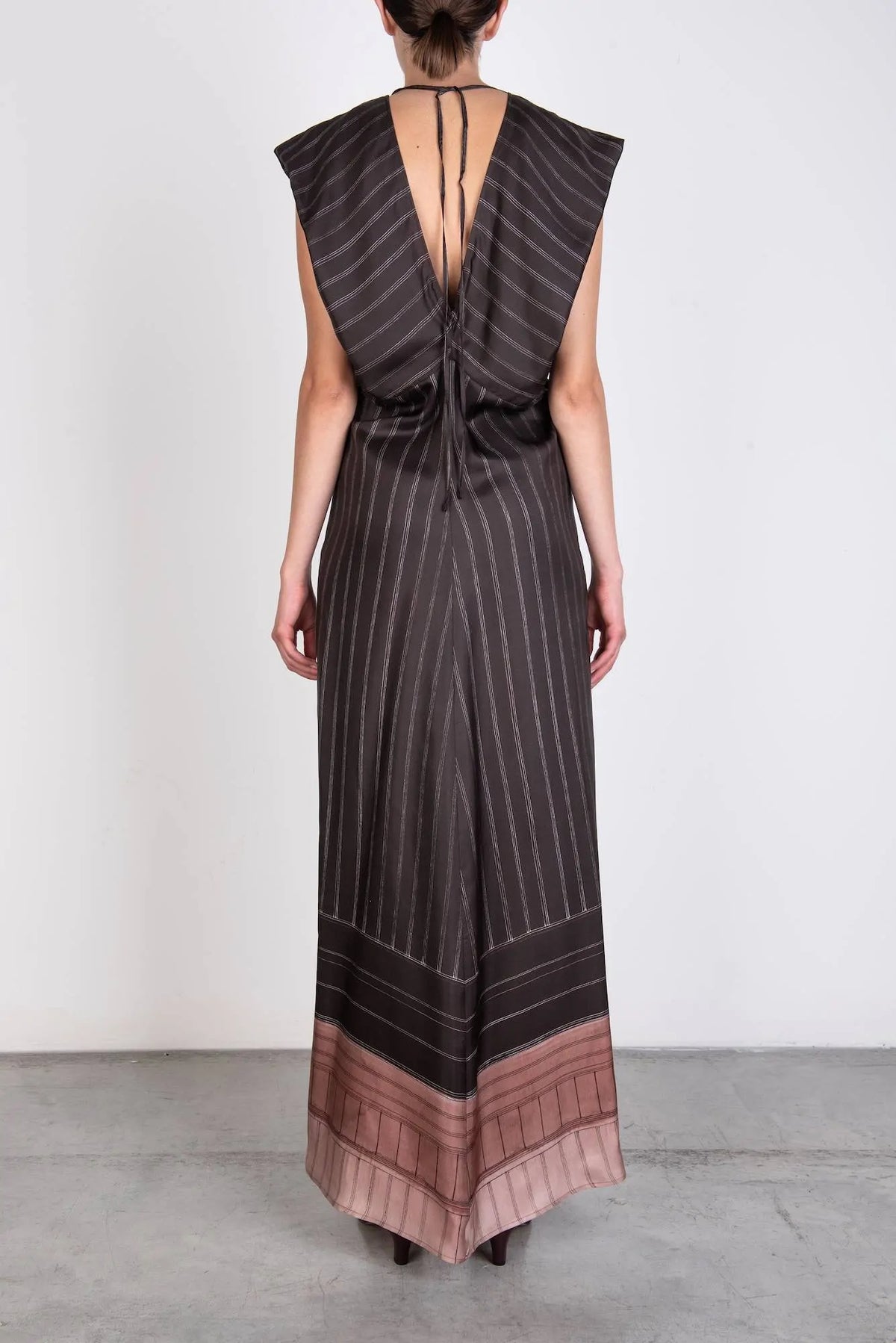 ABITO PINSTRIPES SCOLLATO DIET