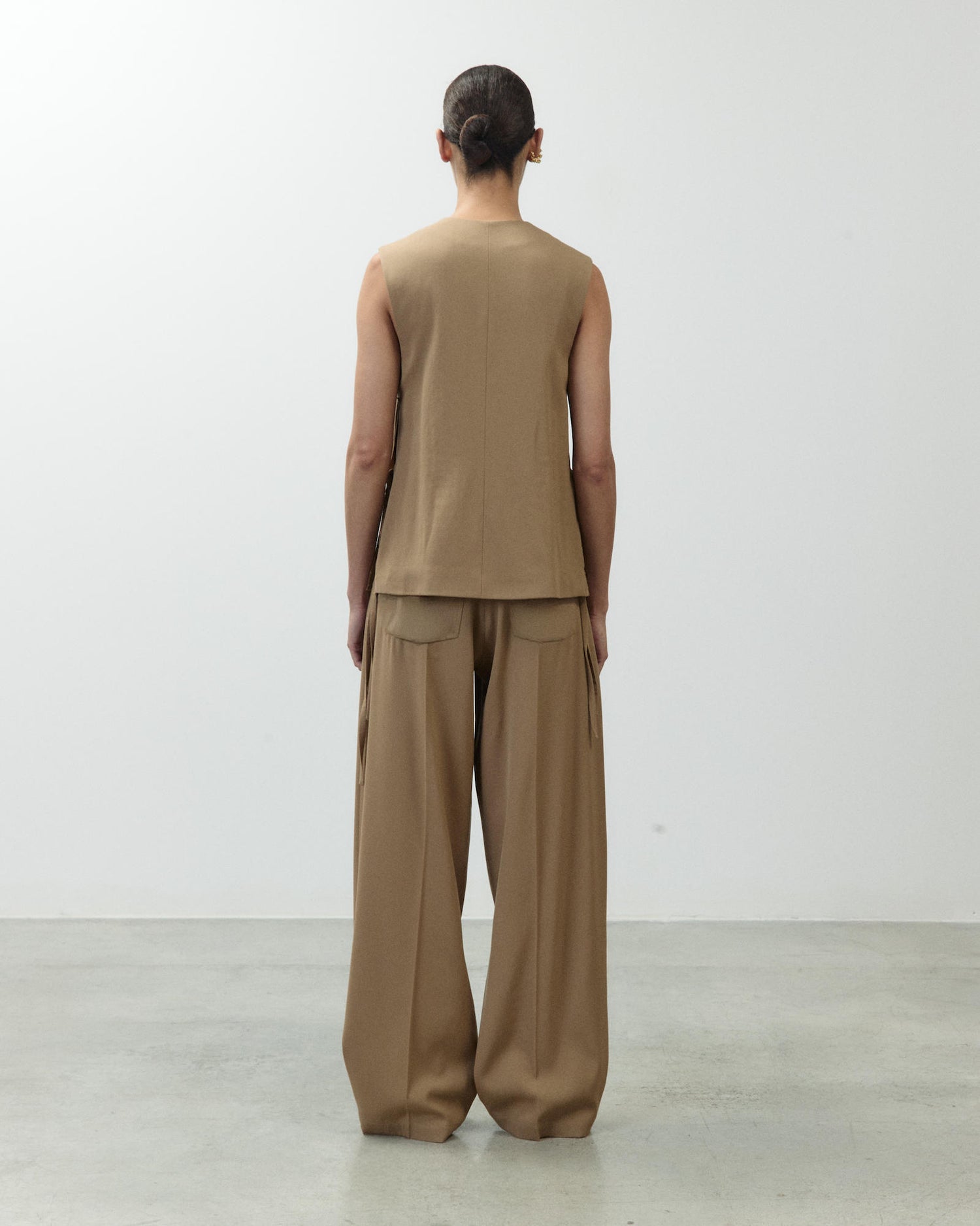GILET IN LANA CON SPACCHI LATERALI