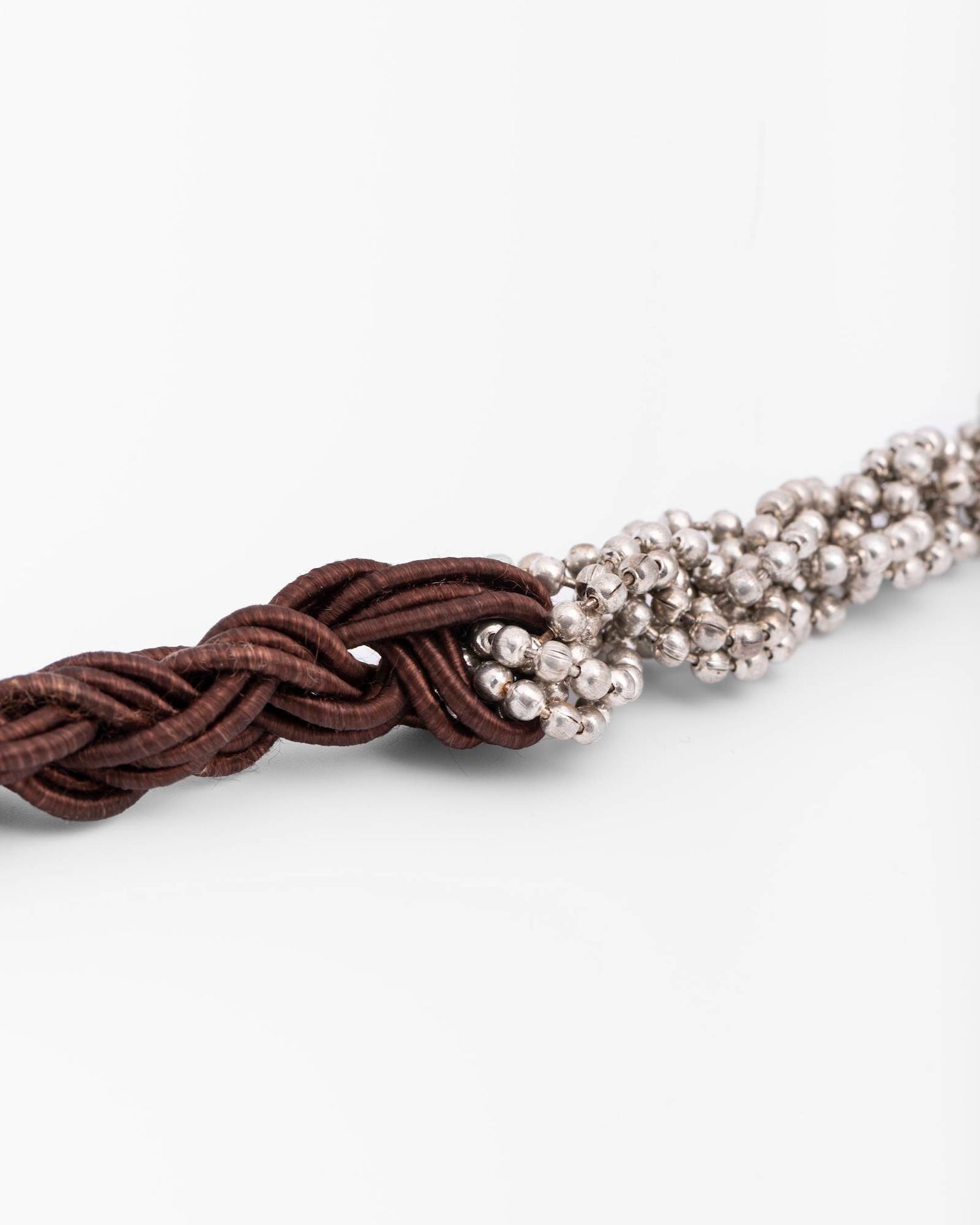 COLLANA INTRECCIATA CON PERLINE