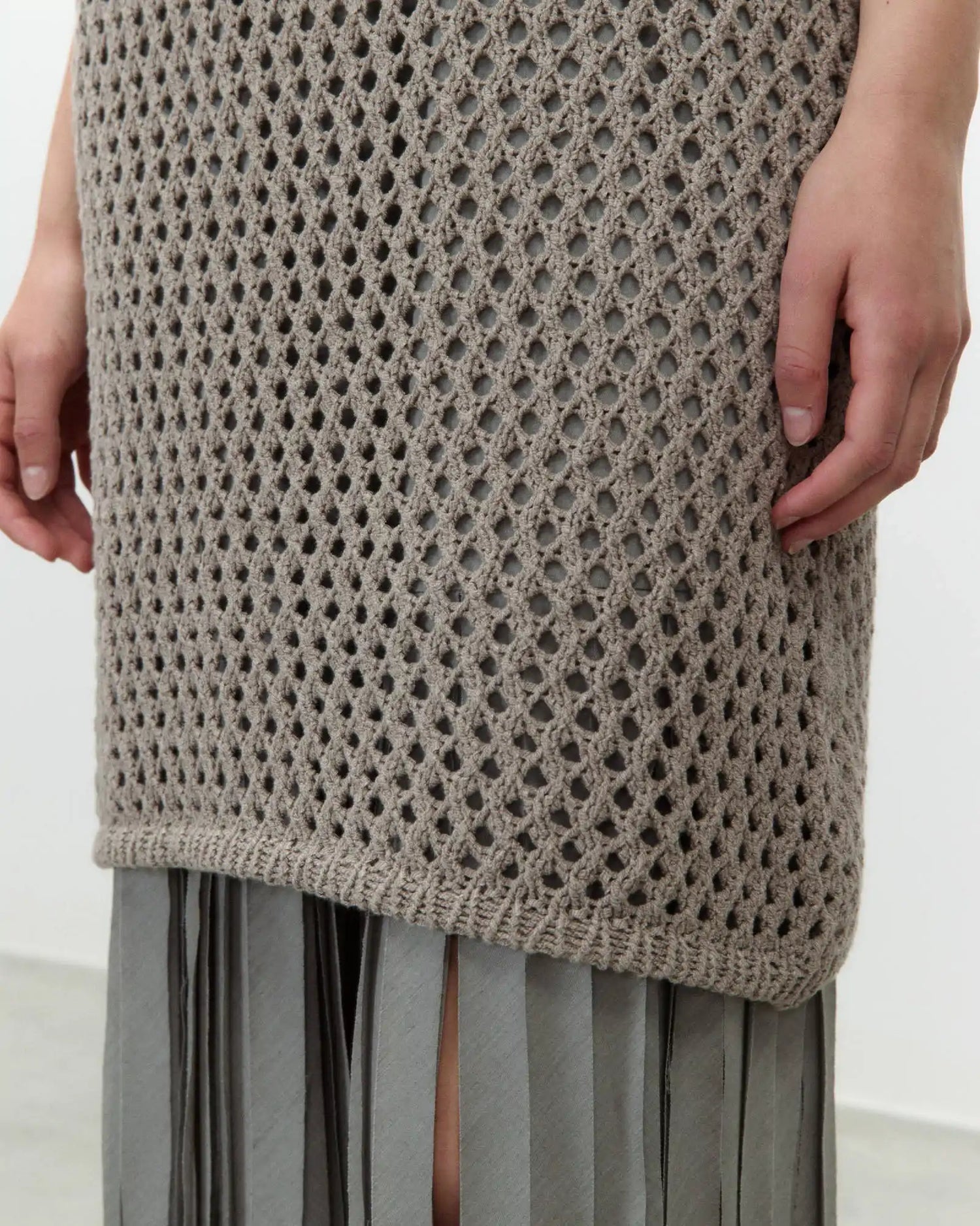 ABITO IN MAGLIA CON FRANGE