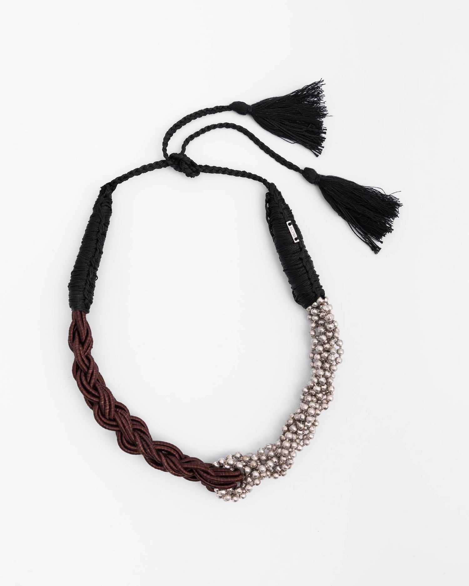 COLLANA INTRECCIATA CON PERLINE